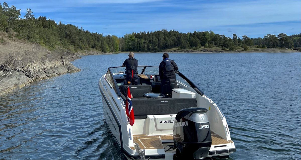Trygg i båt med overnattingsmuligheter Trygg i båt med overnattingsmuligheter